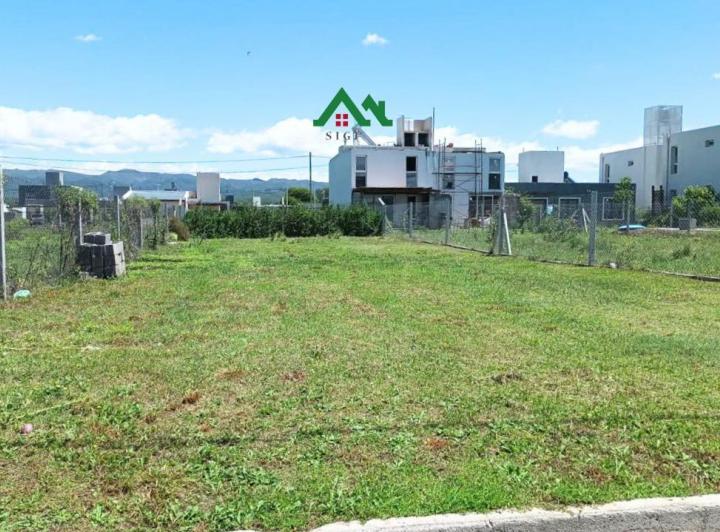 Terreno · 385m²