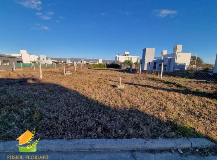 Terreno · 385m²