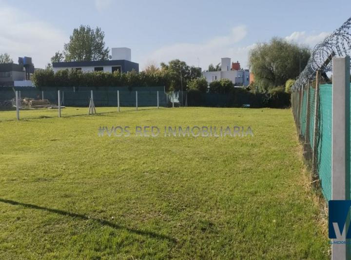 Terreno · 972m² · 1 Ambiente