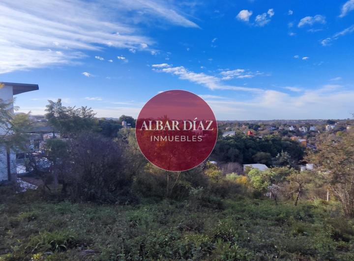 Terreno · 940m²