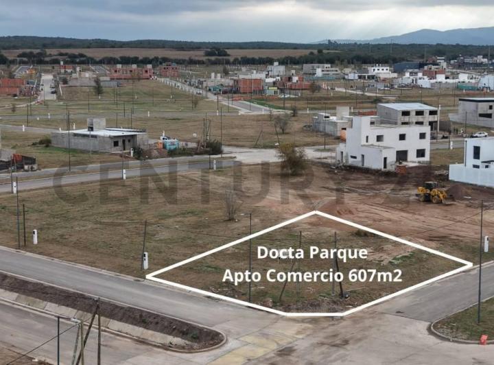 Terreno · 607m²