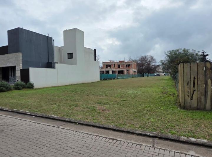 Terreno · 512m² · 1 Ambiente