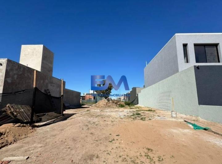 Terreno · 252m²