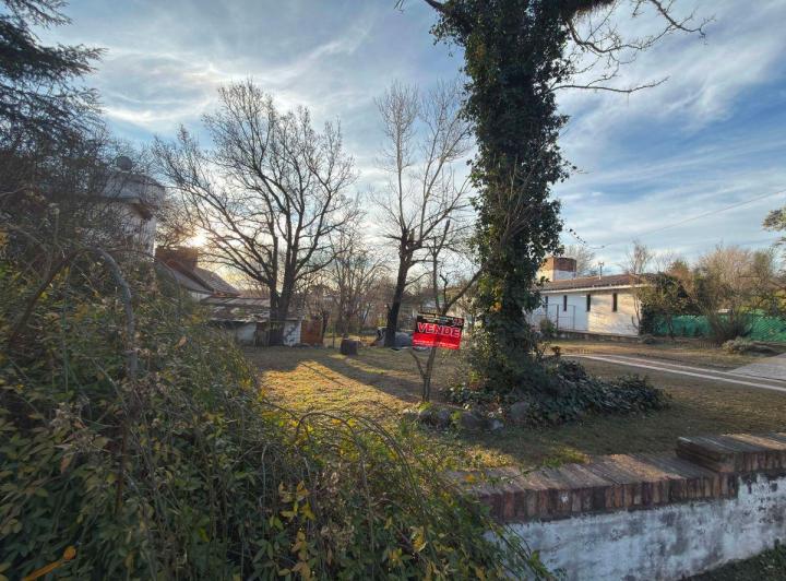 Terreno · 738m²