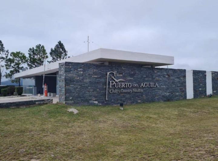 Terreno · 1327m²
