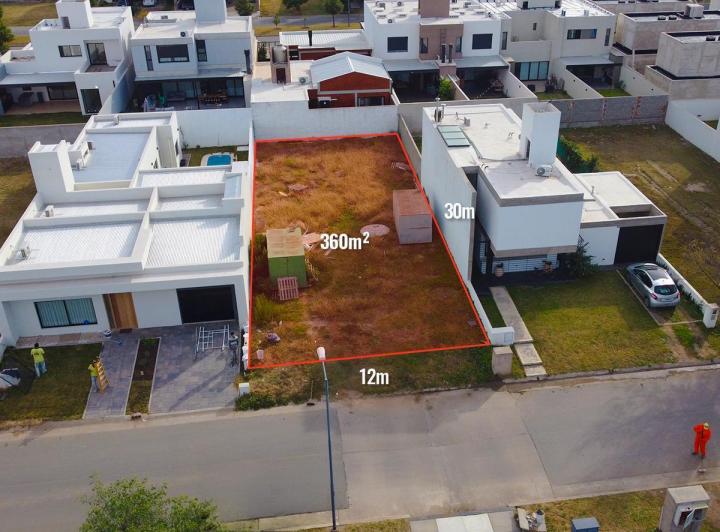 Terreno · 360m²