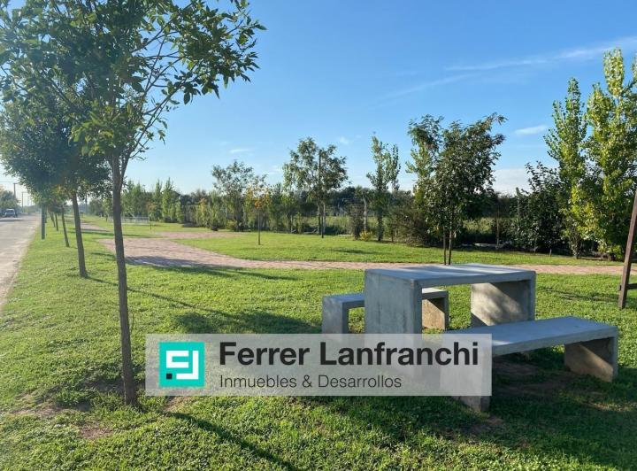 Terreno · 383m²