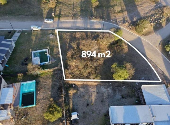Terreno · 894m²