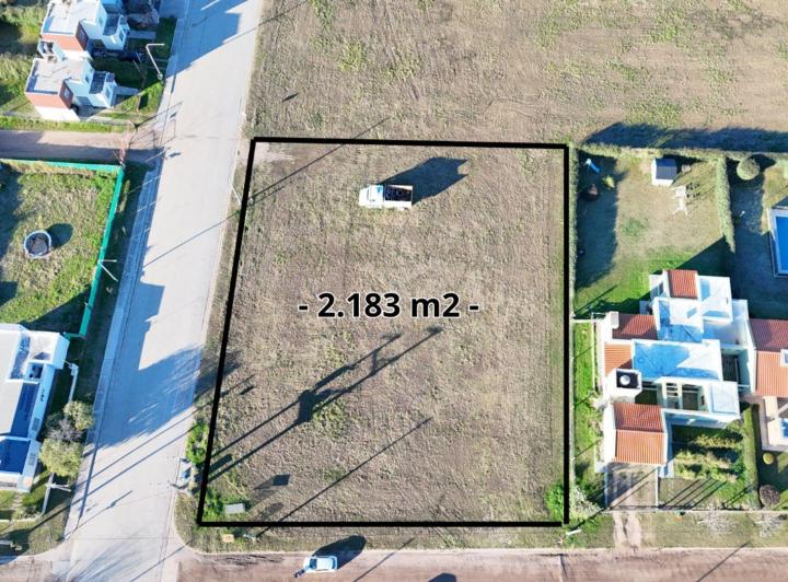 Terreno · 2183m²