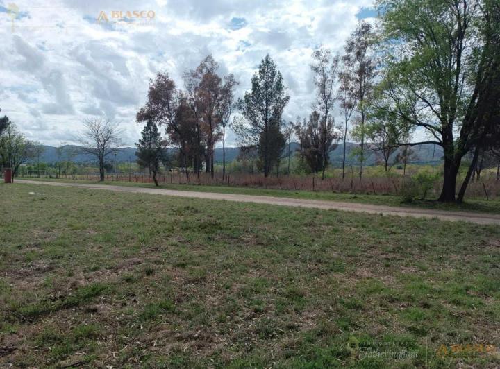 Terreno · 2200m²
