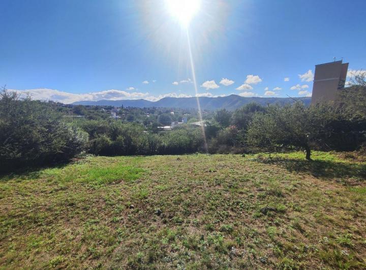 Terreno · 1048m²