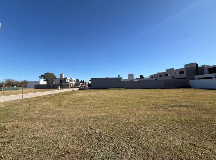 Terreno · 404m²