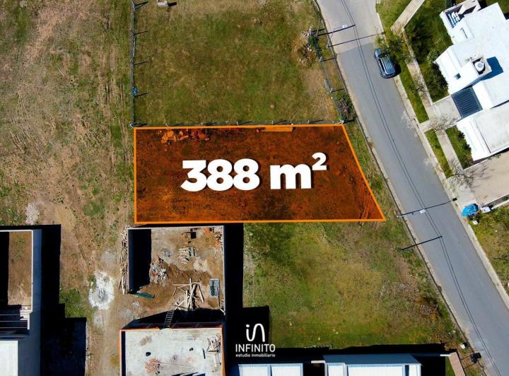 Terreno · 388m²