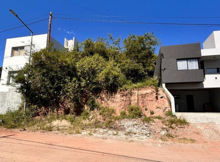 Terreno · 400m²