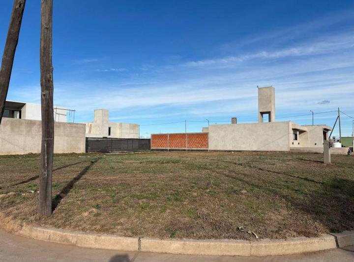 Terreno · 300m²