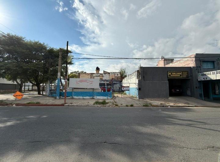 Terreno · 372m²