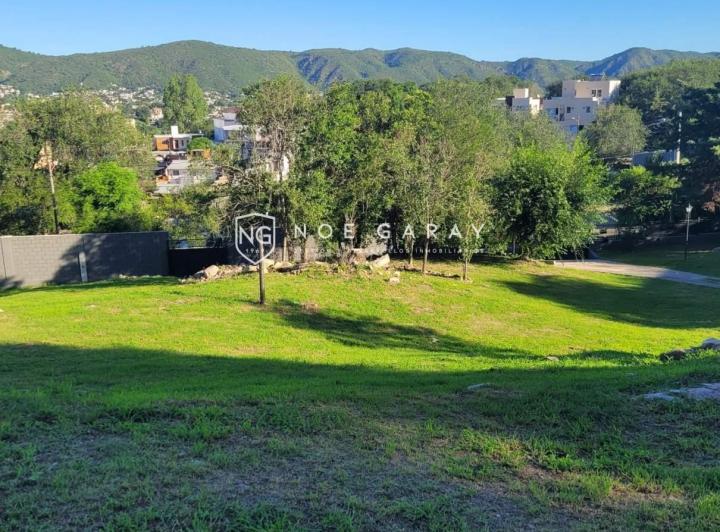 Terreno · 840m²
