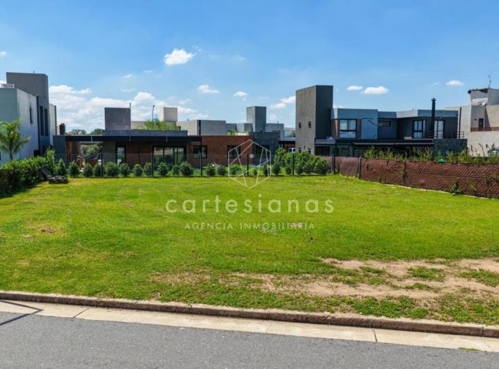 Terreno · 601m²