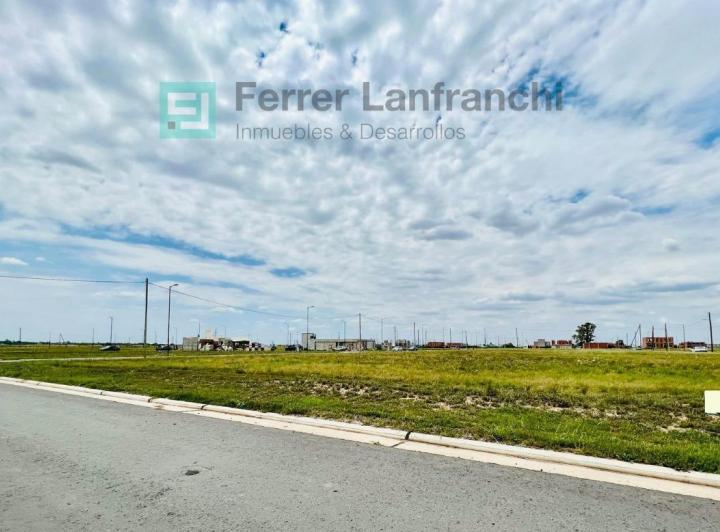 Terreno · 305m²