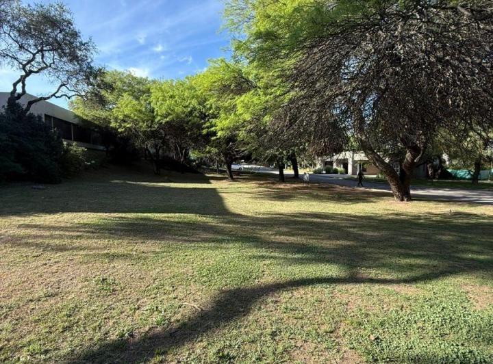Terreno · 974m²