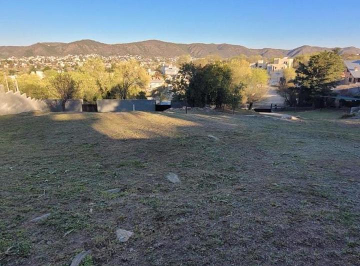 Terreno · 840m²