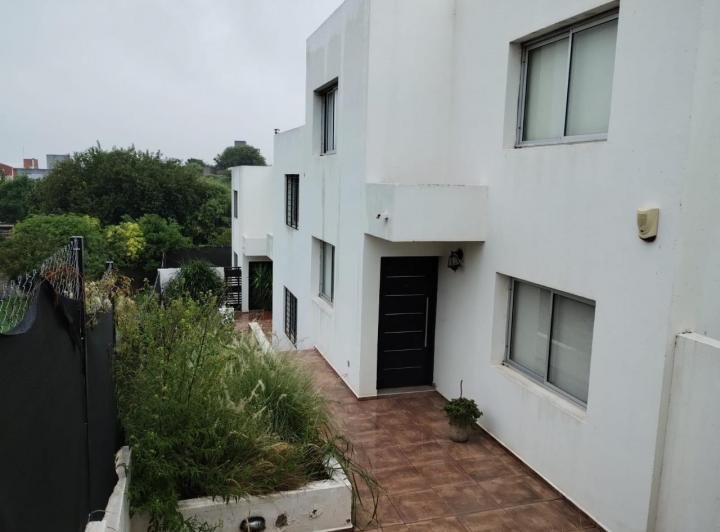 PH · 102m² · 6 Ambientes · 1 Cochera