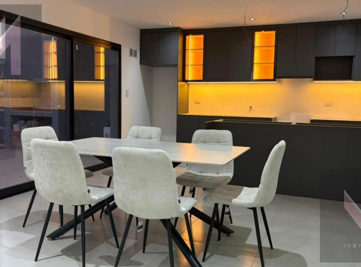 PH · 153m²