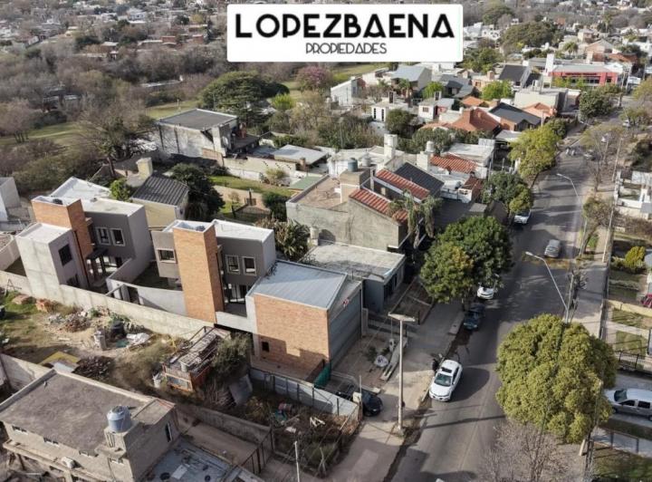 PH · 85m² · 8 Ambientes · 1 Cochera