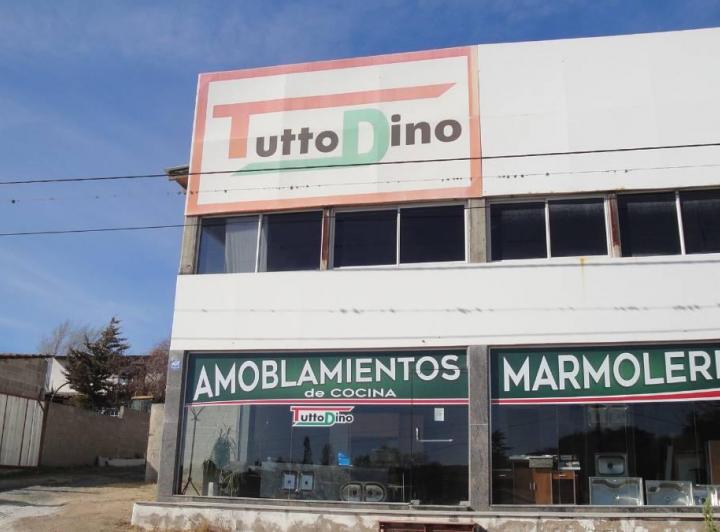 Local comercial · 680m² · 4 Ambientes · 4 Cocheras