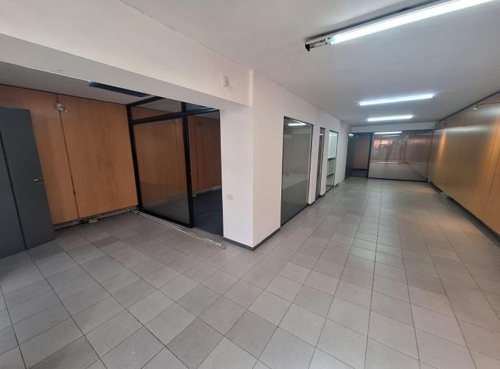 Local comercial · 211m² · 2 Ambientes