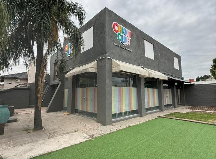 Local comercial · 221m² · 3 Ambientes · 1 Cochera