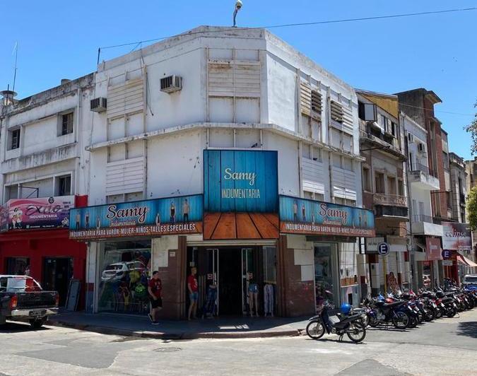 Local comercial · 210m² · 3 Ambientes
