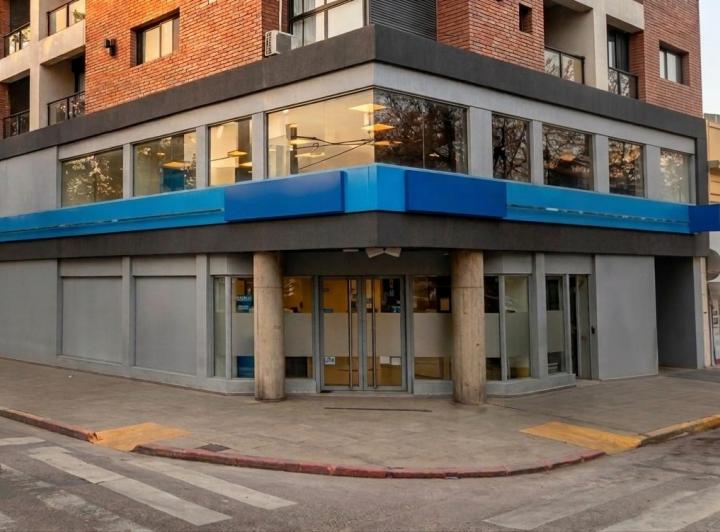 Local comercial · 340m²