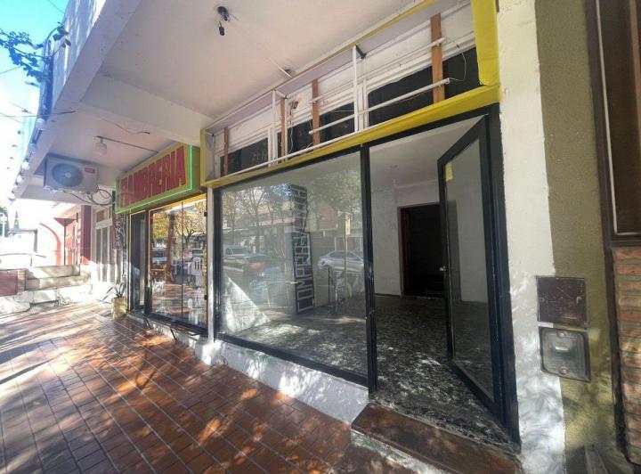 Local comercial · 120m² · 2 Cocheras