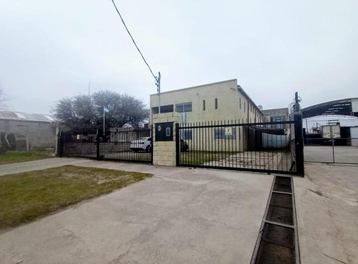Local comercial · 600m² · 6 Ambientes · 4 Cocheras