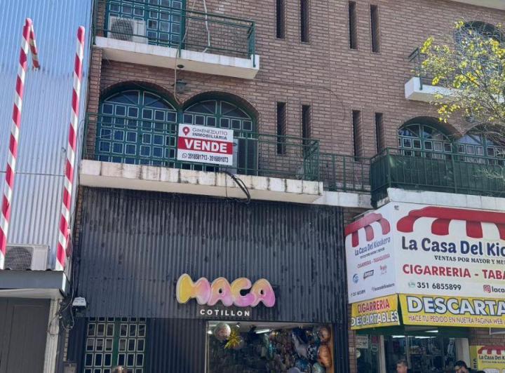 Local comercial · 374m²