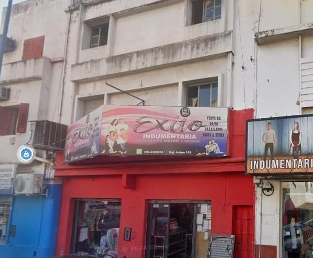 Local comercial · 240m²