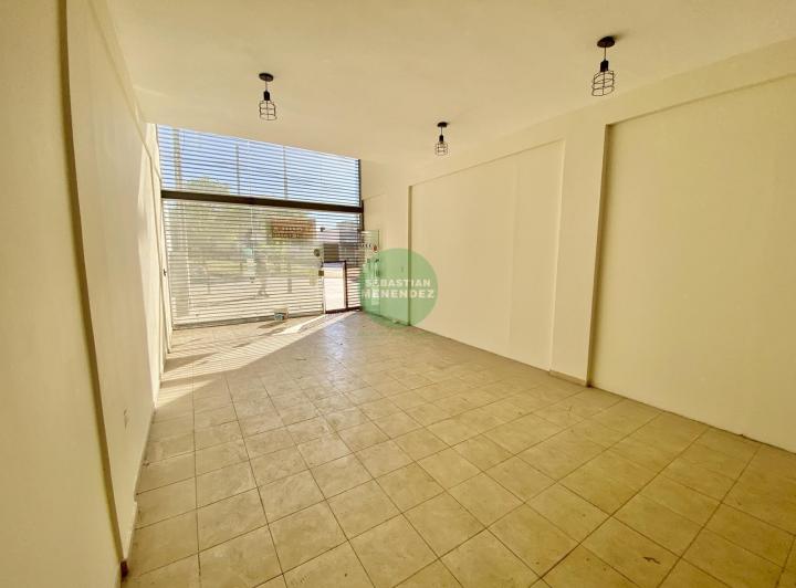 Local comercial · 70m² · 2 Ambientes · 1 Cochera