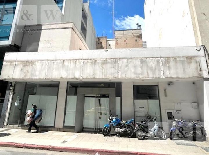 Local comercial · 397m²