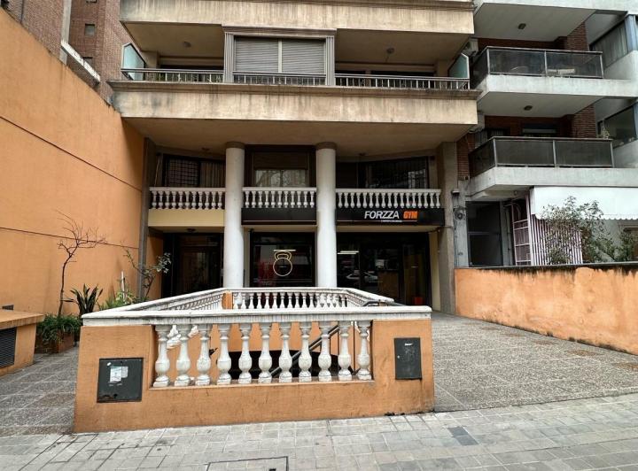 Local comercial · 377m²