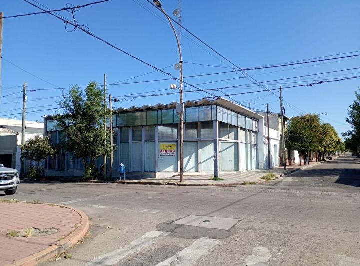 Local comercial · 300m² · 2 Ambientes