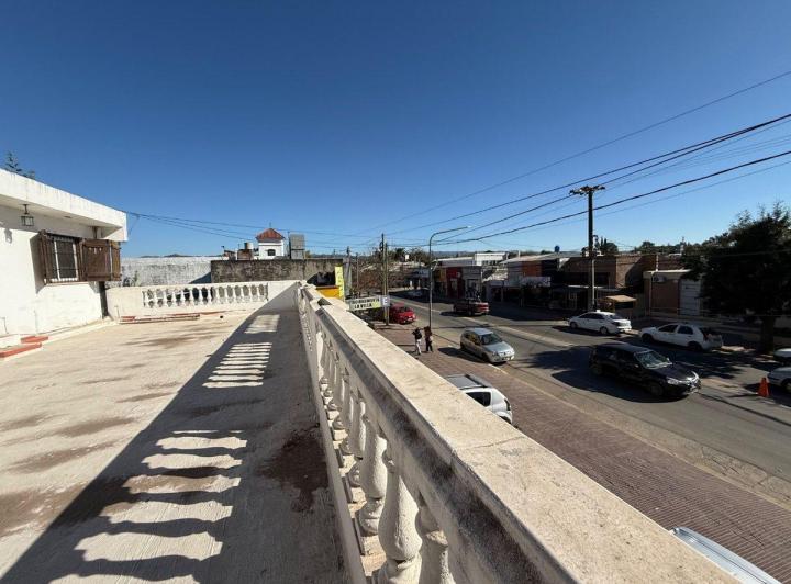 Local comercial · 415m² · 4 Cocheras
