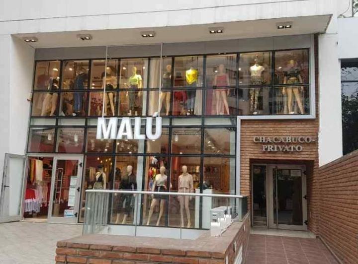 Local comercial · 244m²