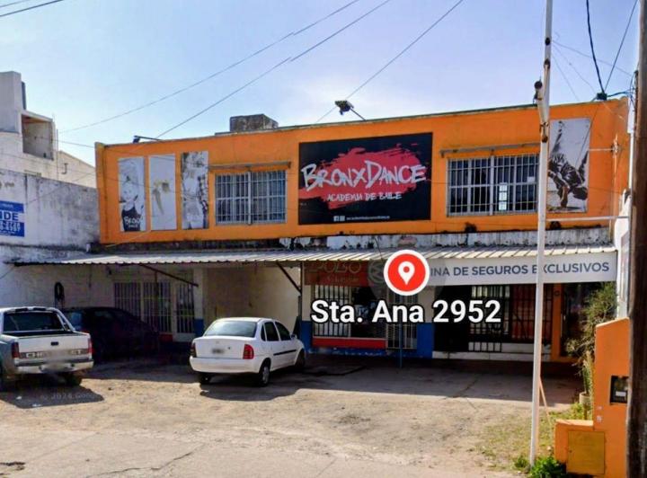Local comercial · 300m² · 4 Ambientes · 10 Cocheras