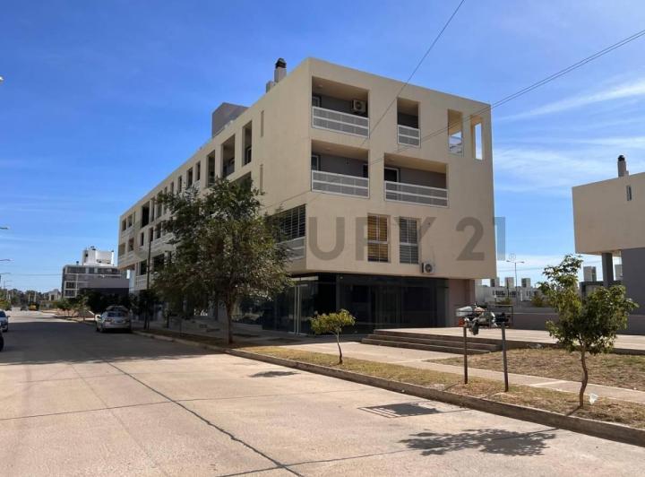 Local comercial · 140m² · 1 Ambiente · 2 Cocheras