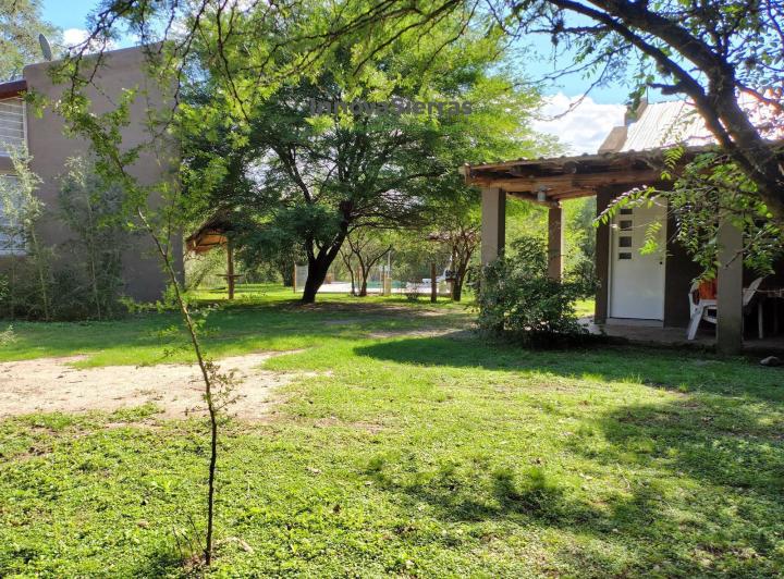 Local comercial · 180m² · 6 Ambientes · 3 Cocheras