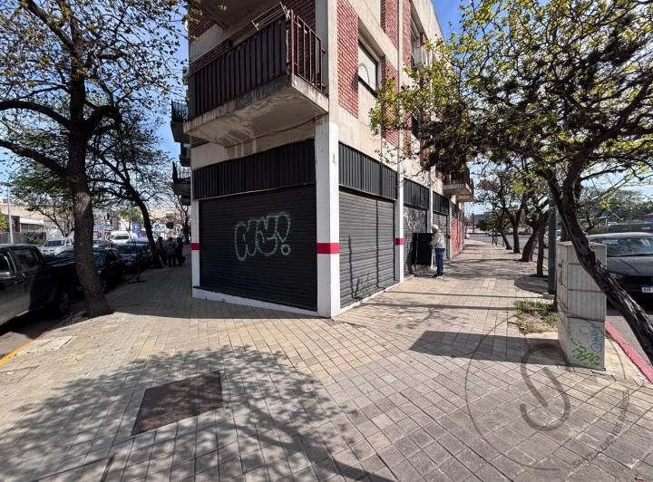 Local comercial · 750m²