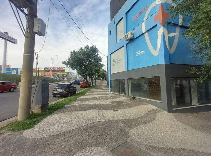 Local comercial · 245m² · 2 Cocheras