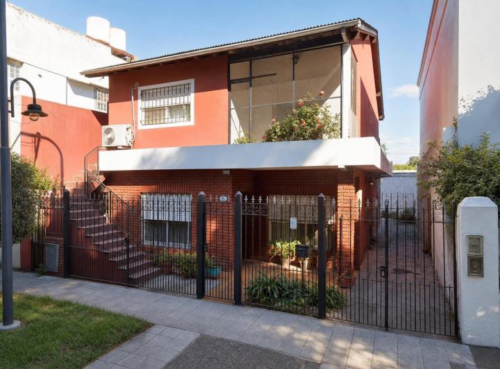 Casa · 202m² · 6 Ambientes · 1 Cochera