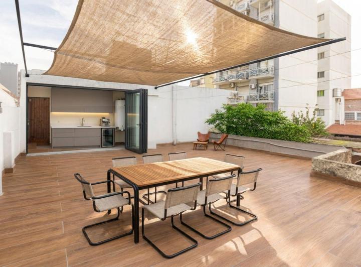 Casa · 140m² · 4 Ambientes · 2 Cocheras